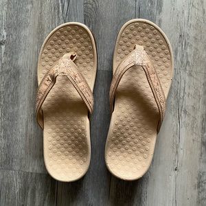 New without tags Vionic Sandals